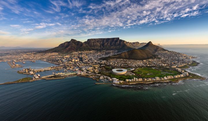 Despite its embrace of renewables, Eskom has struggled to modernize South Africa's grid. (Shutterstock)
