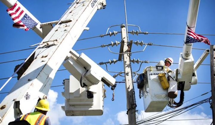 Hurricane Maria has sparked a debate on the future of Puerto Rico's electrical grid.