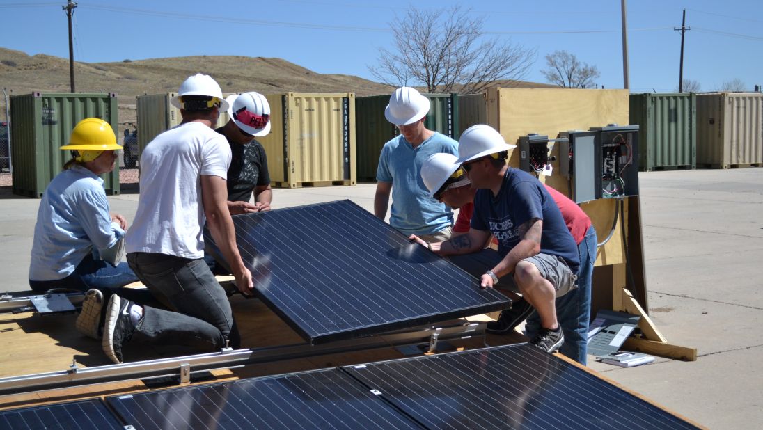 6 Ways to Recruit and Retain Veterans to Your Clean Energy Company
