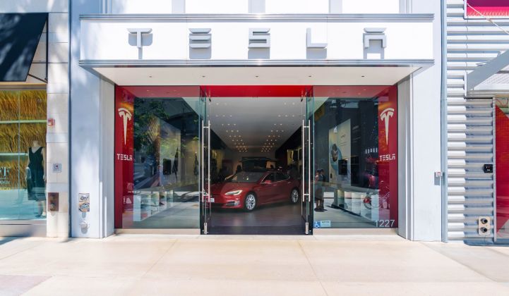 How effectively is Tesla selling solar in its stores?