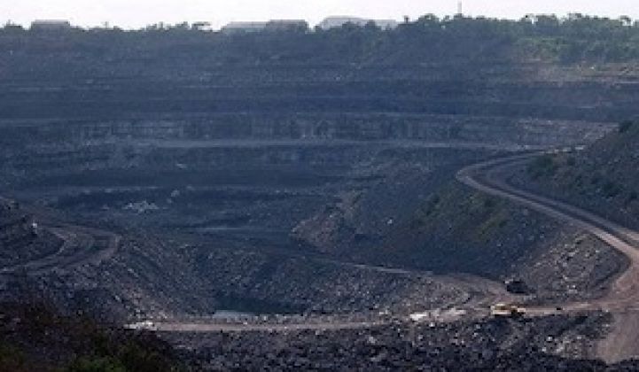 India Coal Mining Behemoth Nibbles at Solar